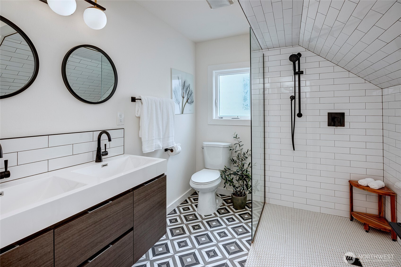 1919 11th Avenue E, Seattle, WA 98102