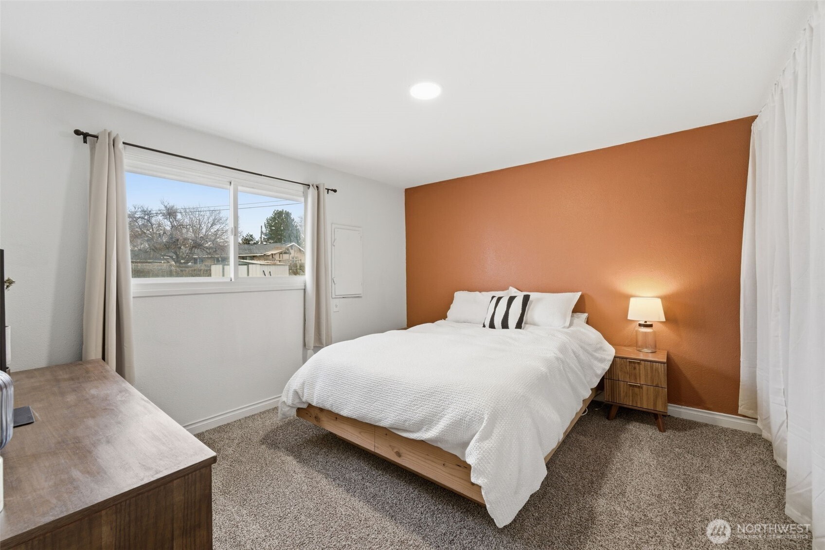 2707 W 6th Place , Kennewick, WA 99336