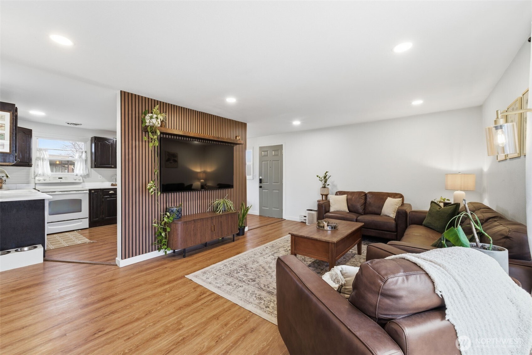 2707 W 6th Place , Kennewick, WA 99336