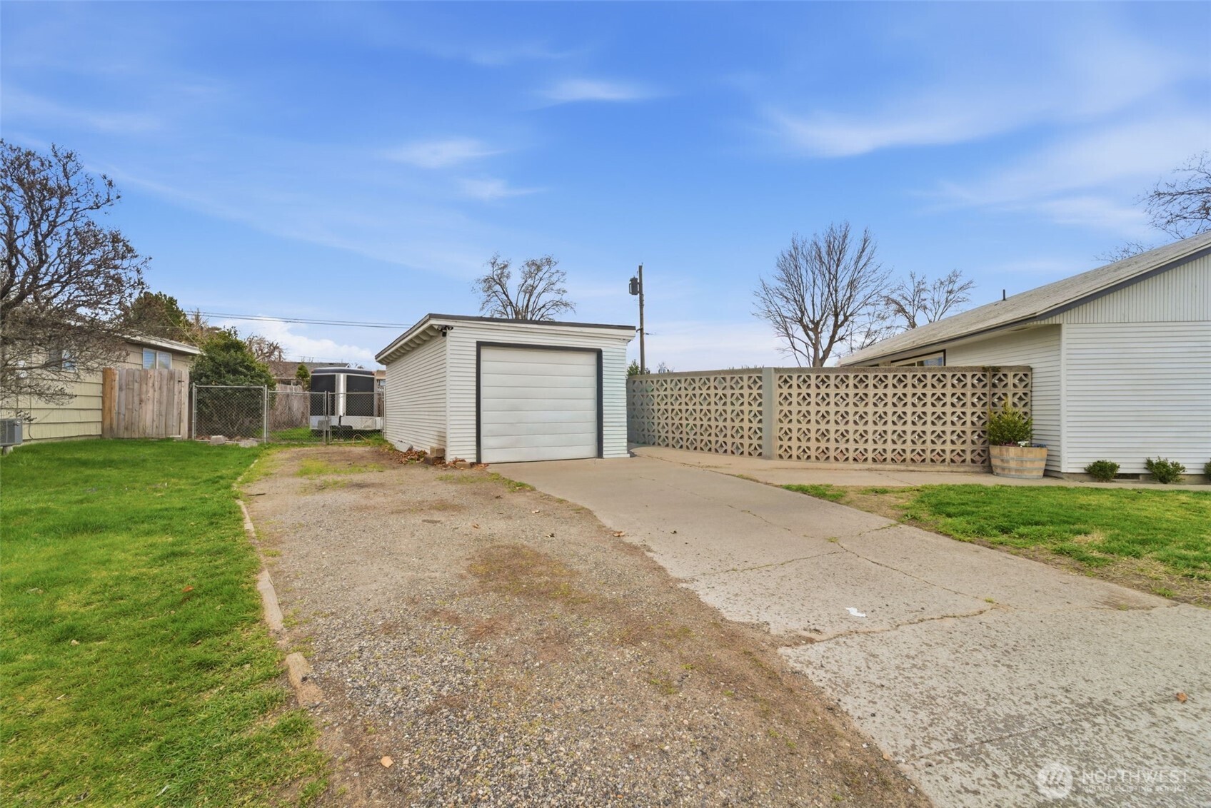 2707 W 6th Place , Kennewick, WA 99336