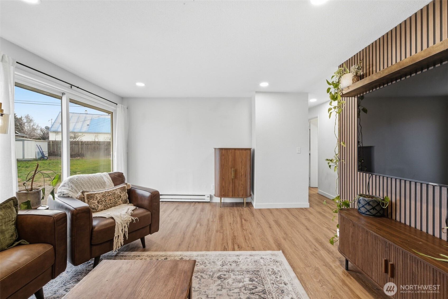 2707 W 6th Place , Kennewick, WA 99336