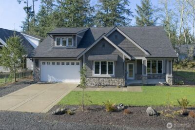 737 Wakina Loop SE, Ocean Shores, WA 98569