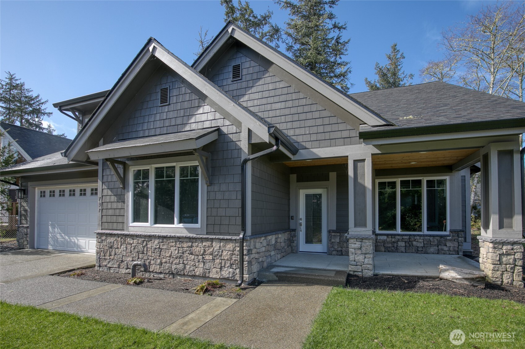 737 Wakina Loop SE, Ocean Shores, WA 98569