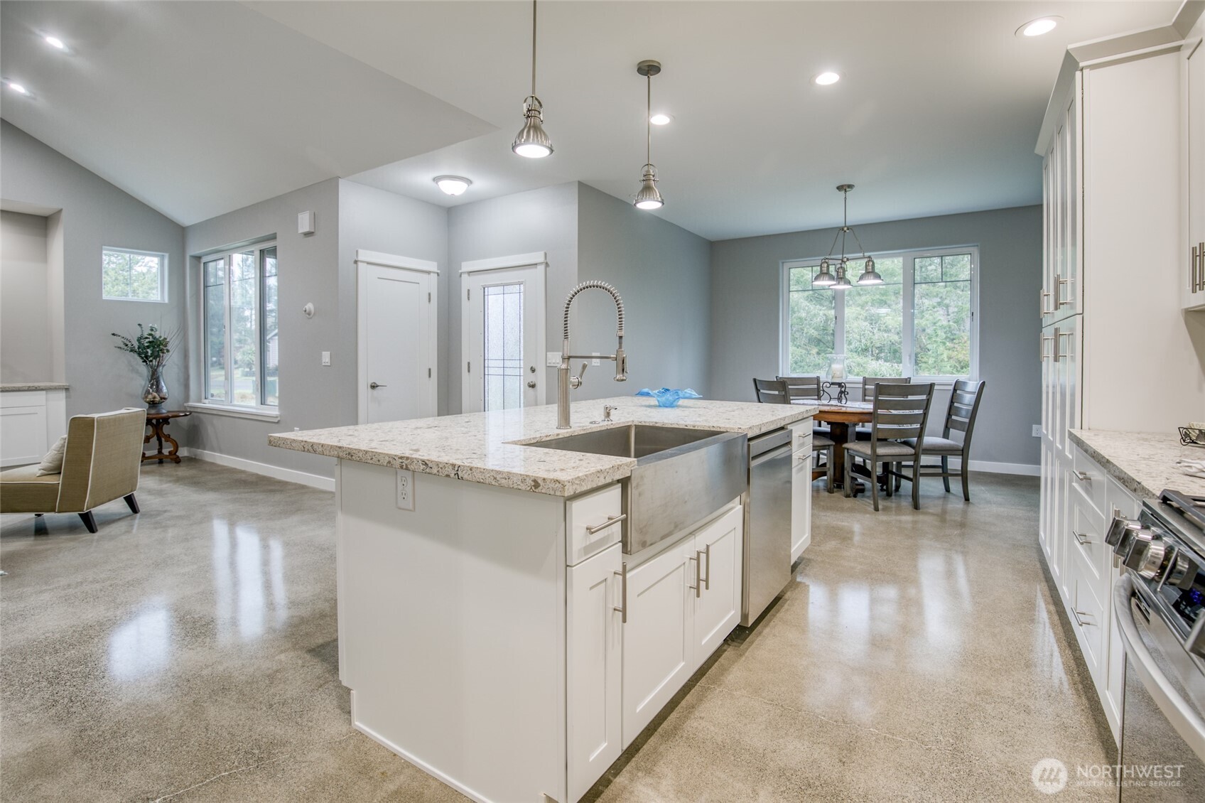 737 Wakina Loop SE, Ocean Shores, WA 98569