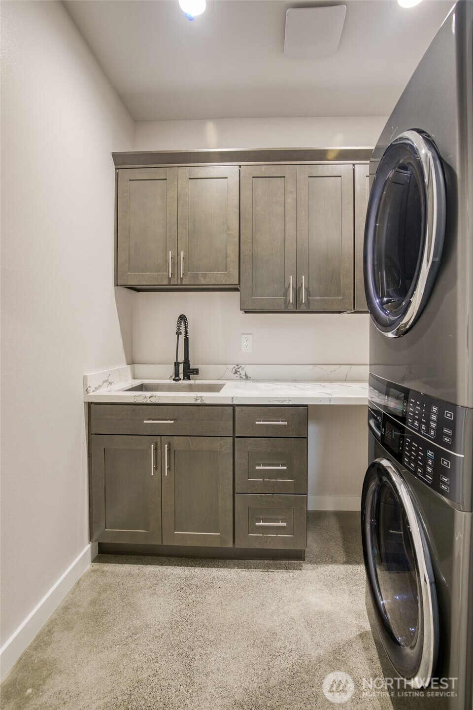 737 Wakina Loop SE, Ocean Shores, WA 98569