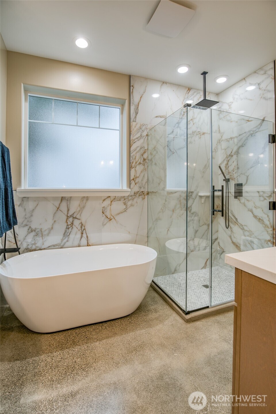 737 Wakina Loop SE, Ocean Shores, WA 98569