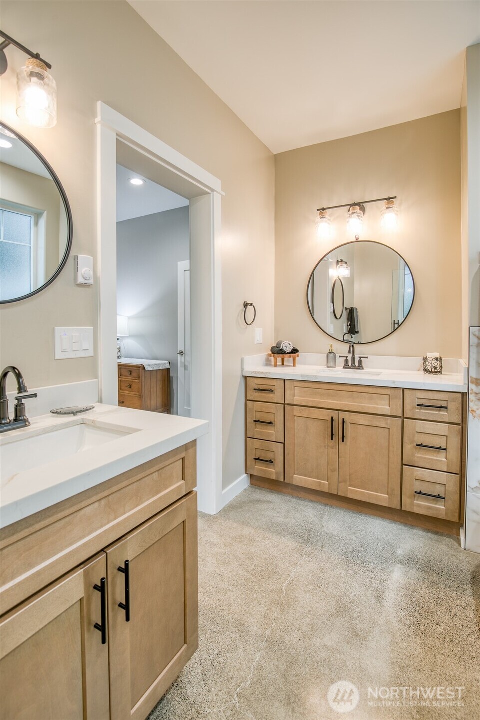 737 Wakina Loop SE, Ocean Shores, WA 98569