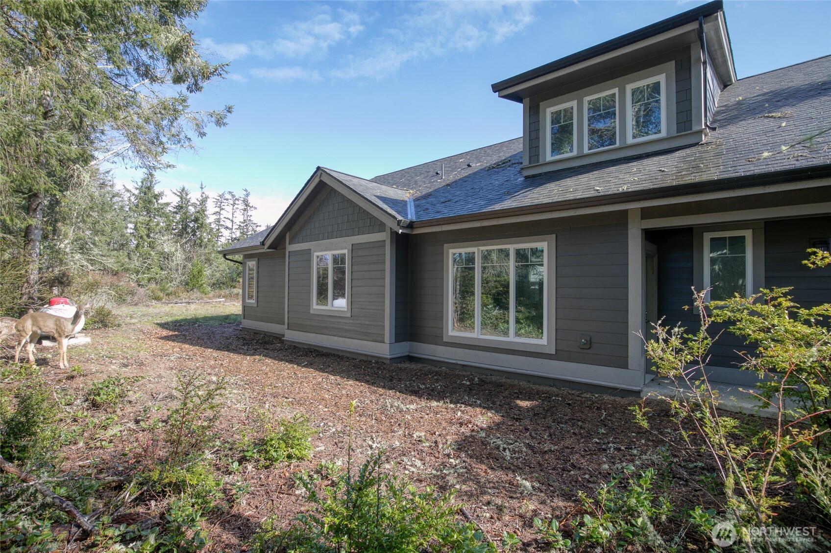 737 Wakina Loop SE, Ocean Shores, WA 98569