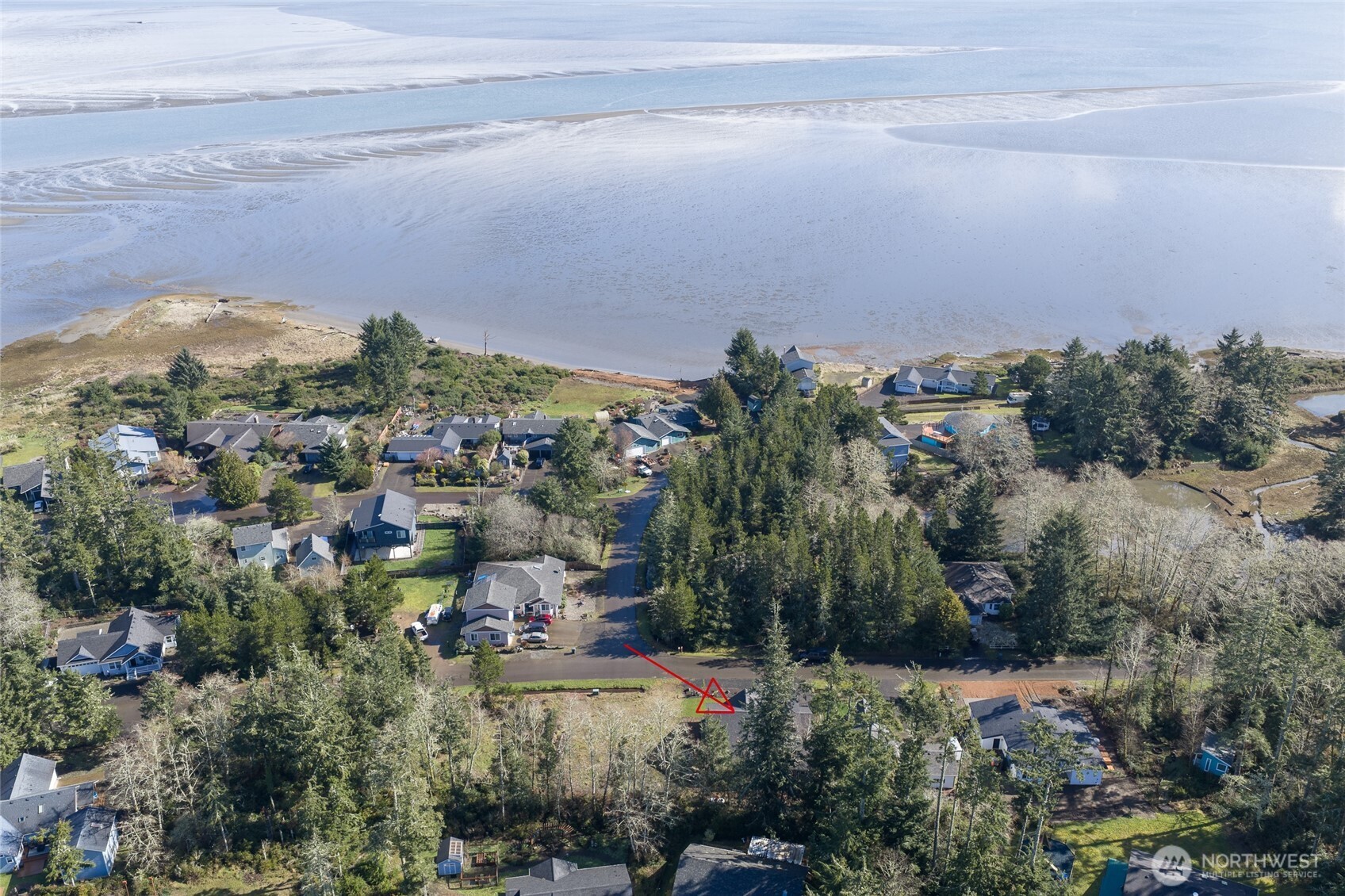 737 Wakina Loop SE, Ocean Shores, WA 98569