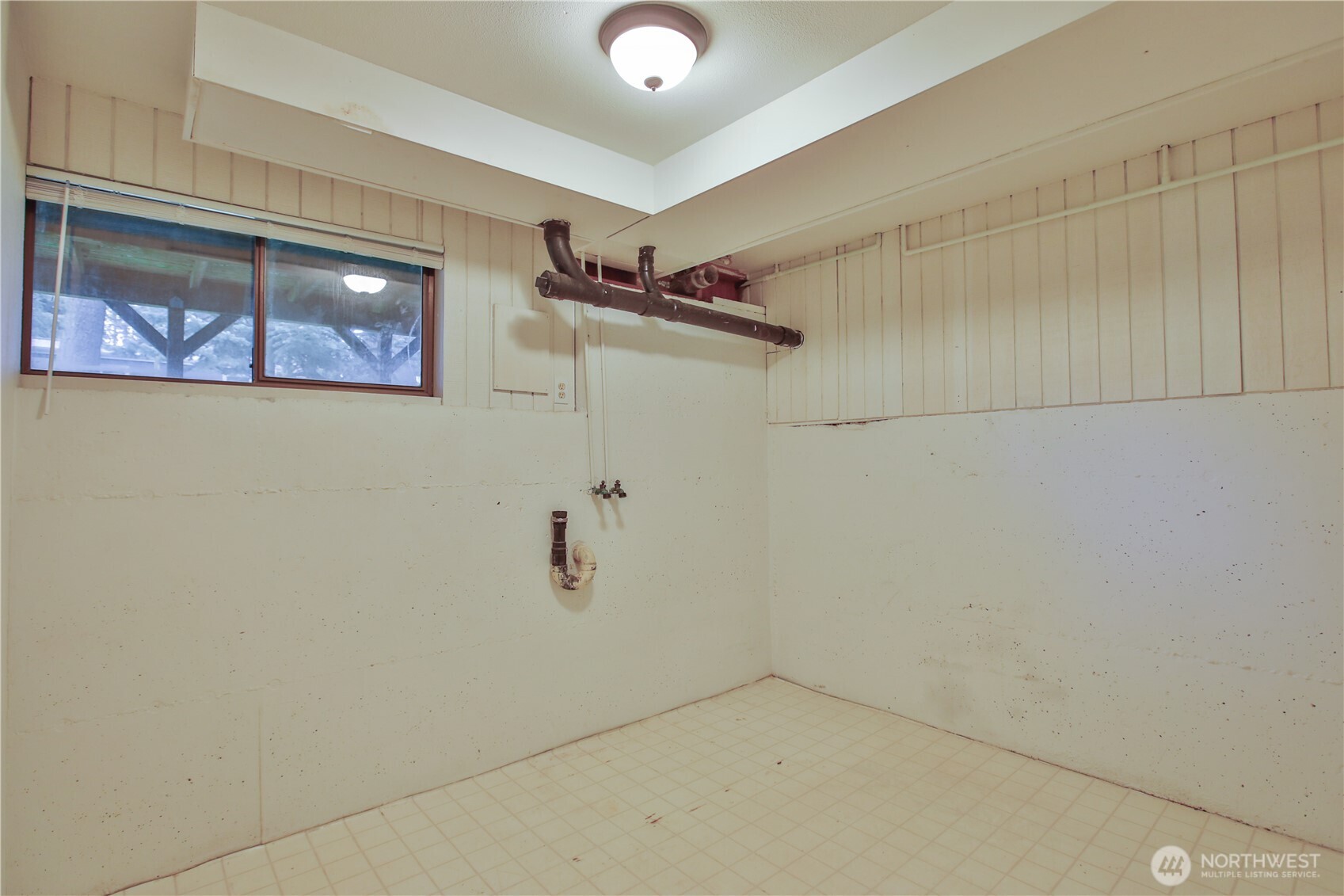 7891 San Juan Avenue , Clinton, WA 98236