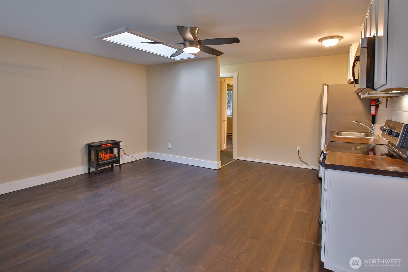 7891 San Juan Avenue , Clinton, WA 98236