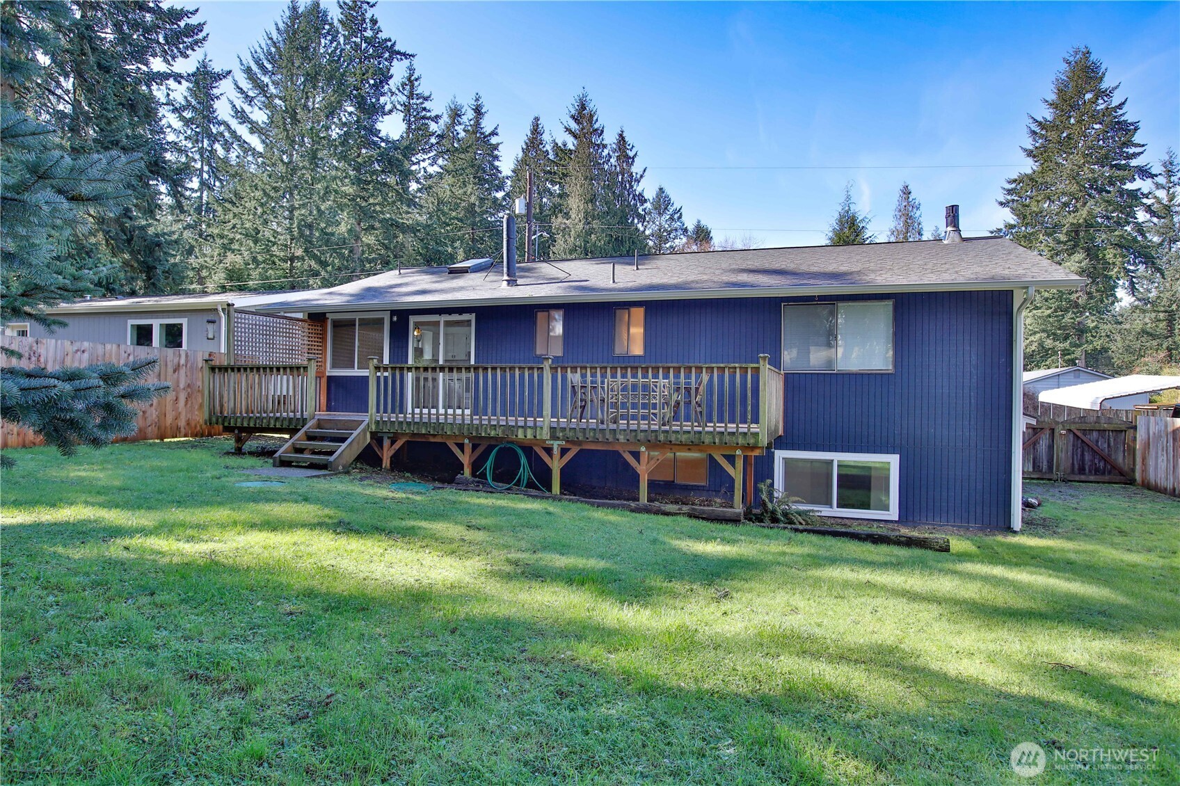 7891 San Juan Avenue , Clinton, WA 98236