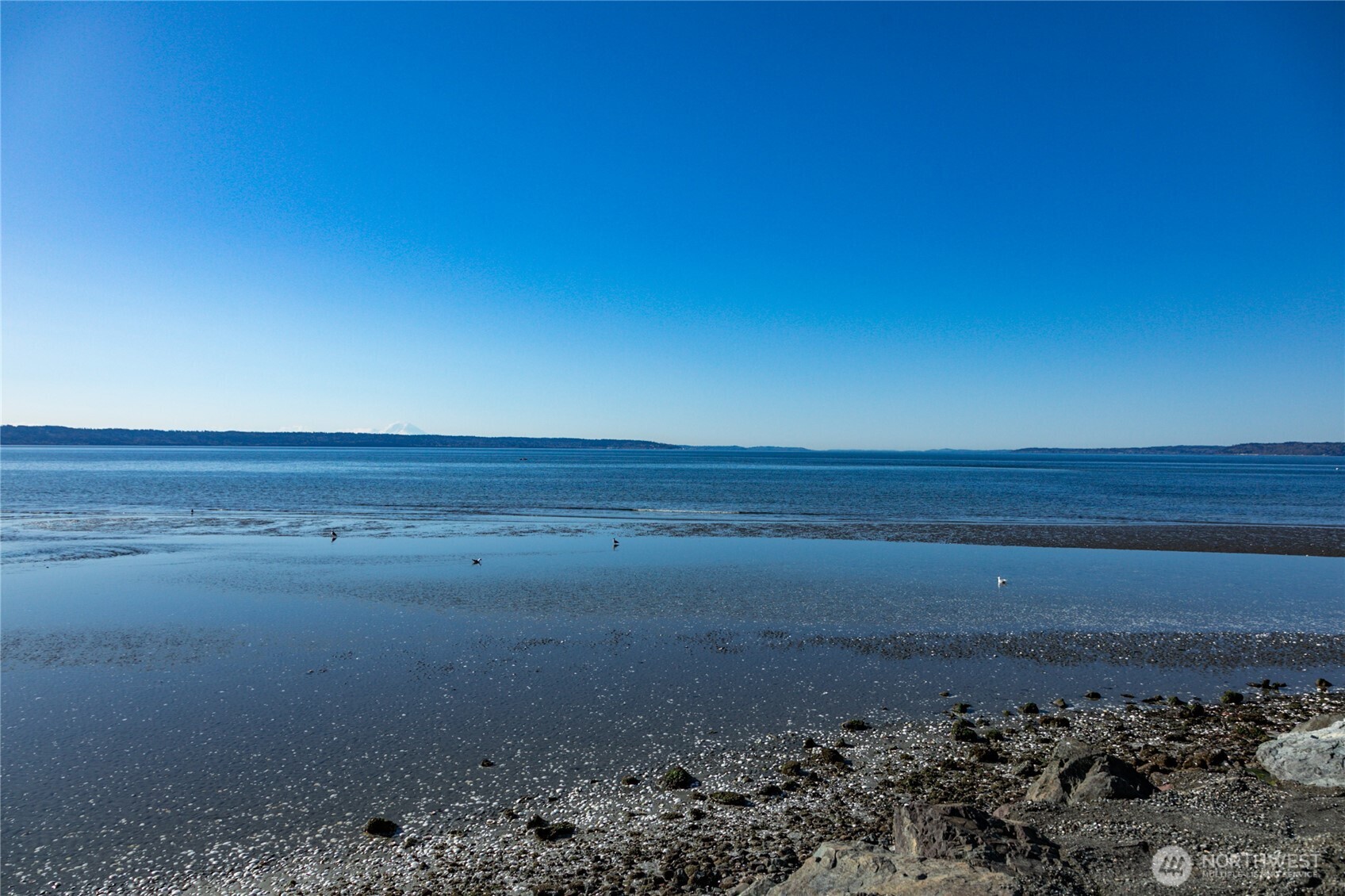 7891 San Juan Avenue , Clinton, WA 98236