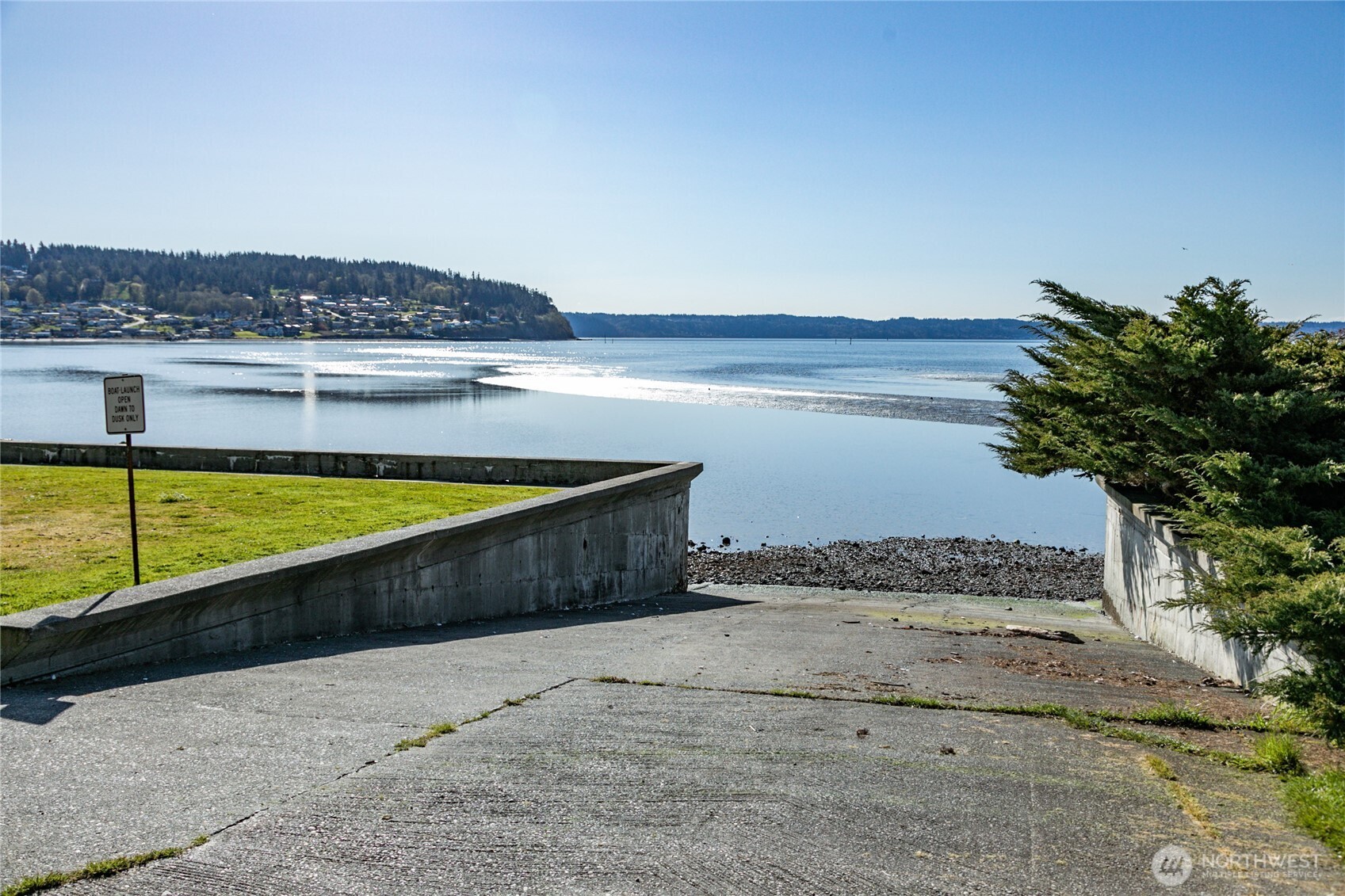 7891 San Juan Avenue , Clinton, WA 98236