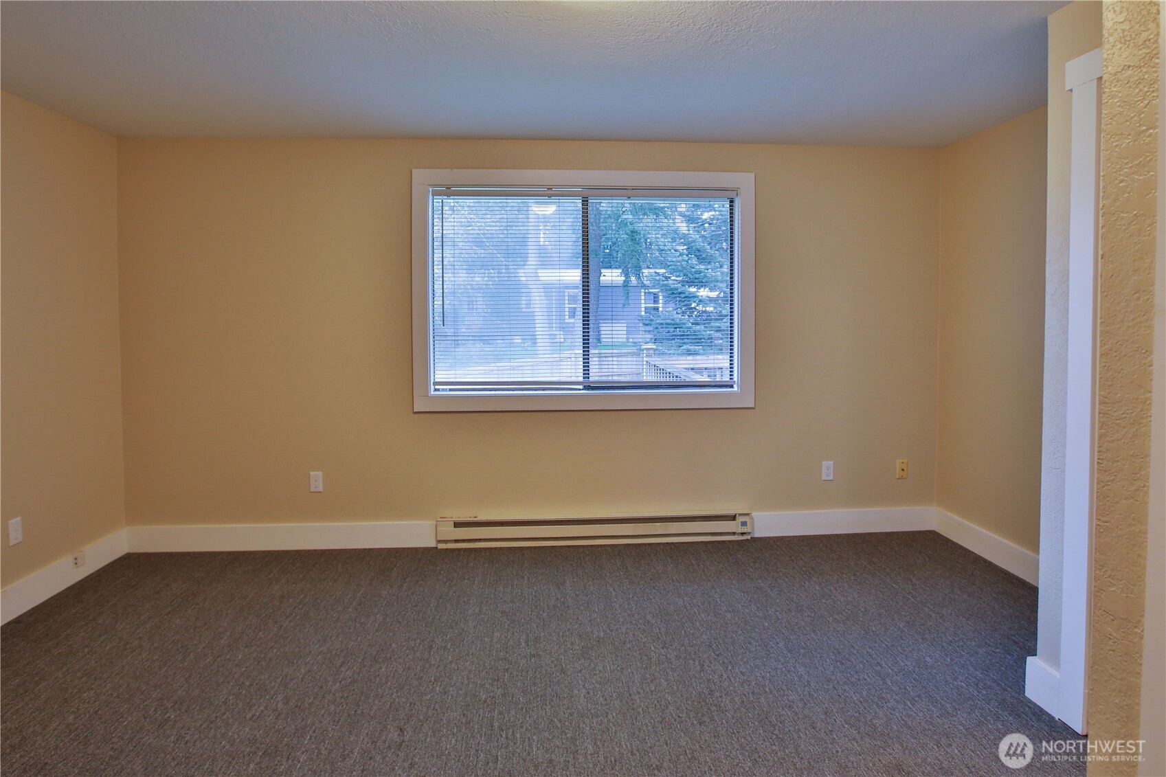 7891 San Juan Avenue , Clinton, WA 98236