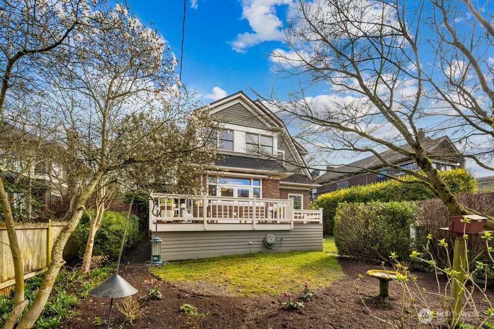 939 21st Avenue E, Seattle, WA 98112