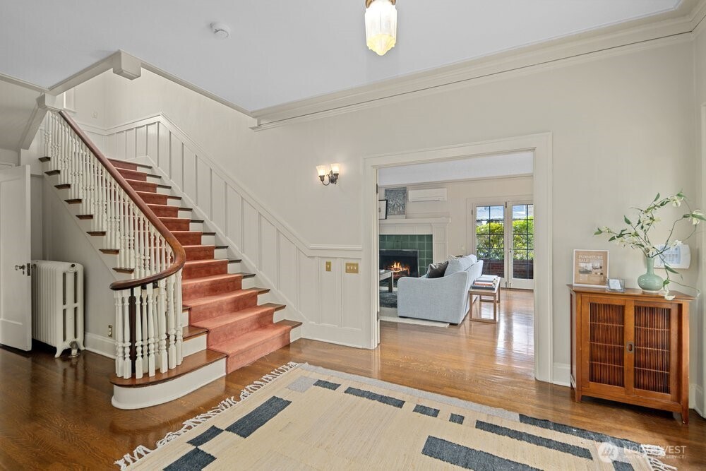 939 21st Avenue E, Seattle, WA 98112