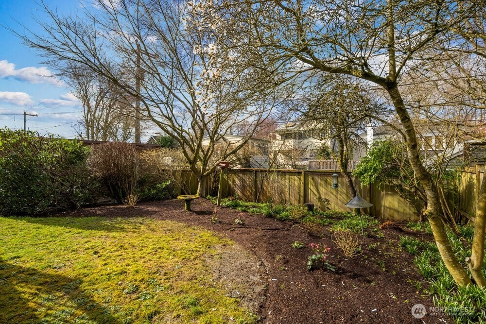 939 21st Avenue E, Seattle, WA 98112