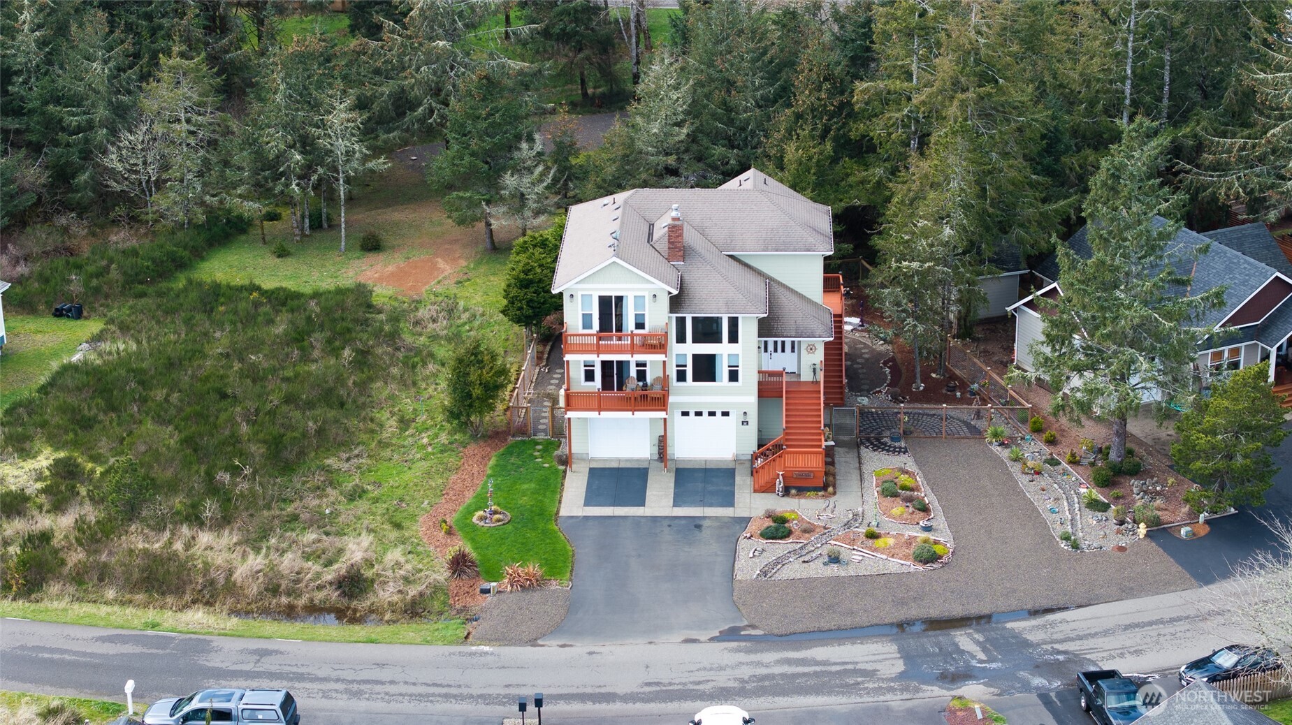 125 Sunrise Avenue SE, Ocean Shores, WA 98569