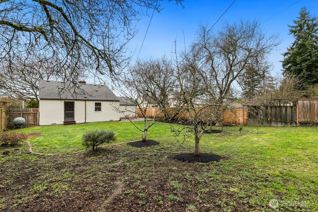 9444 26th Avenue SW, Seattle, WA 98106