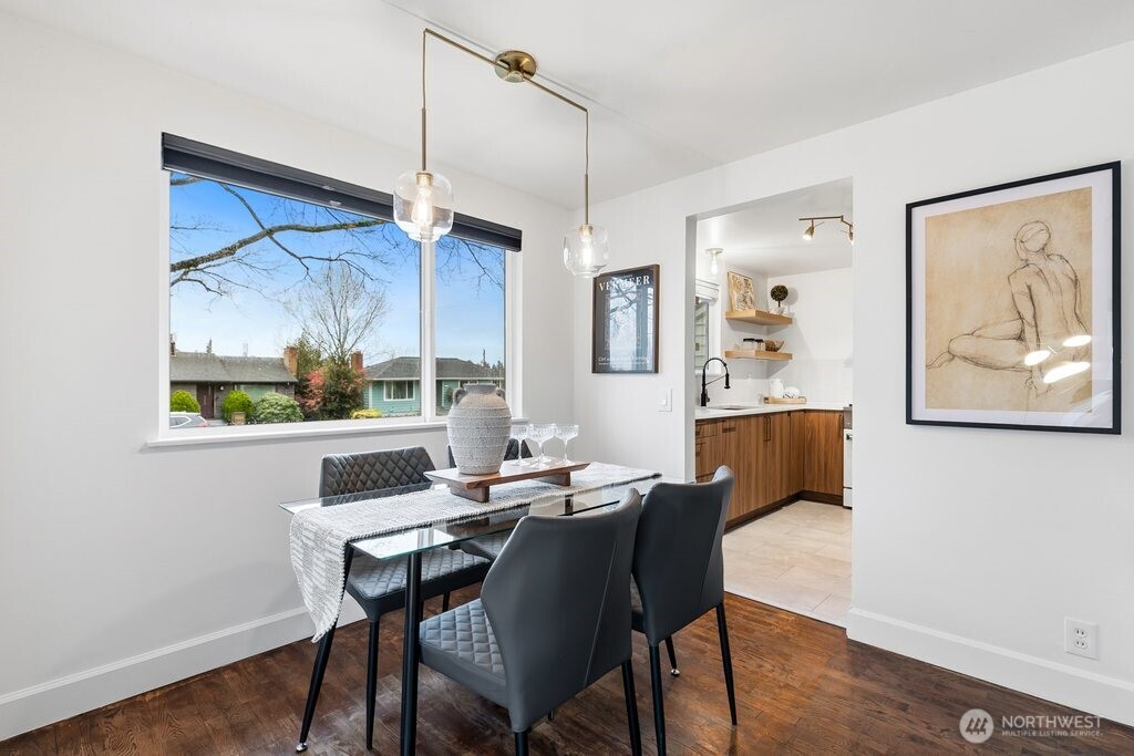 9444 26th Avenue SW, Seattle, WA 98106