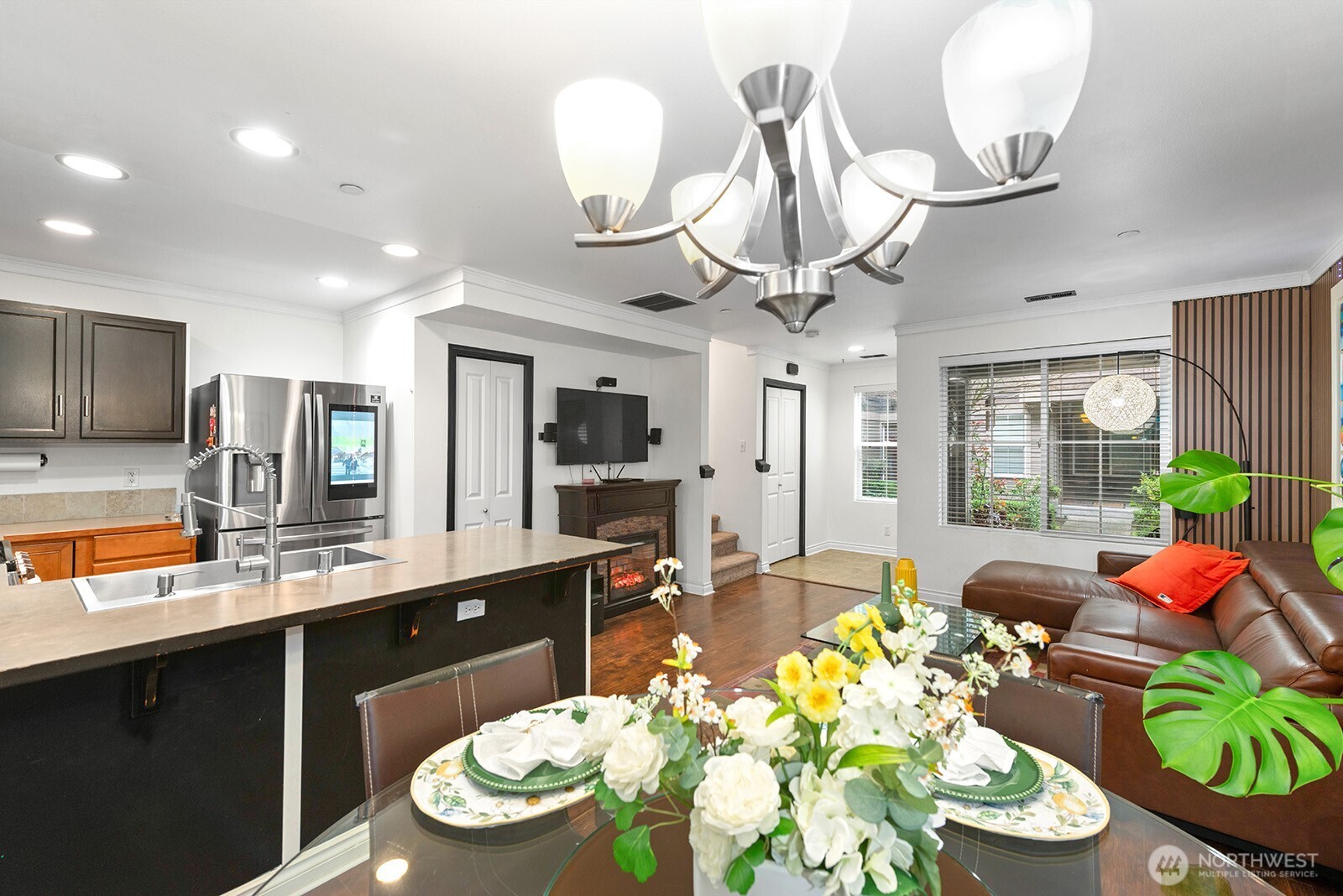 877 5th Pl NE , Issaquah, WA 98029-5400