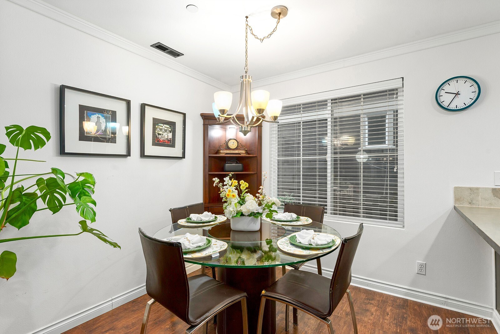 877 5th Pl NE , Issaquah, WA 98029-5400