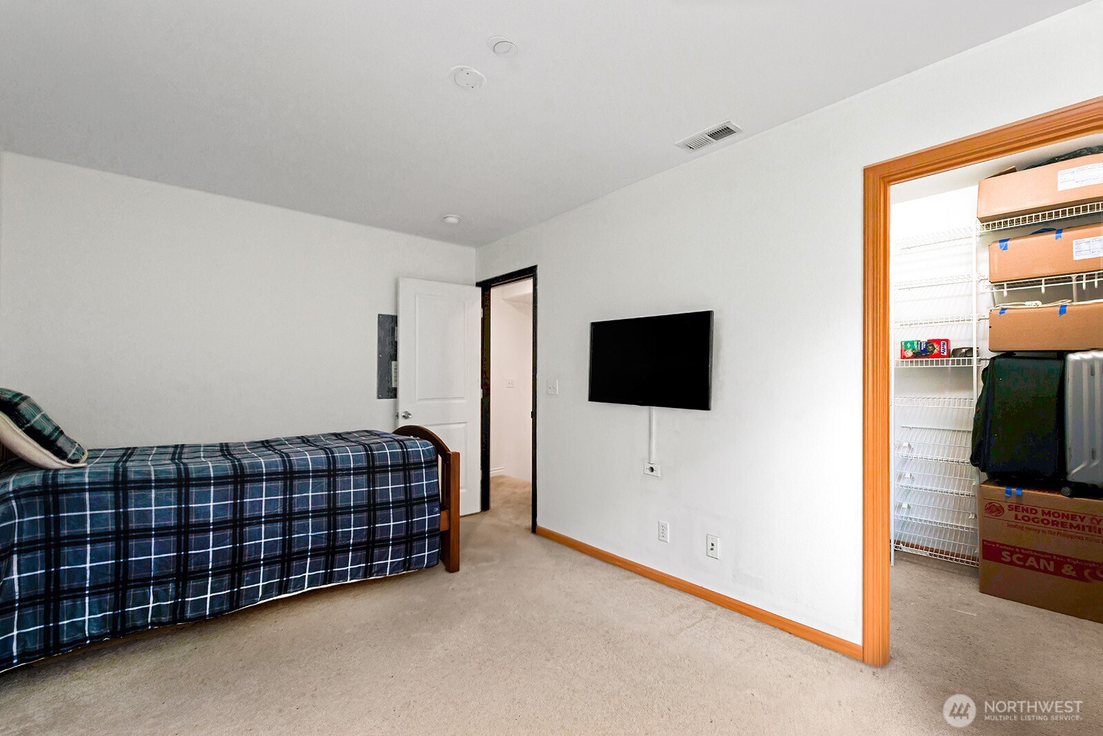 877 5th Pl NE , Issaquah, WA 98029-5400