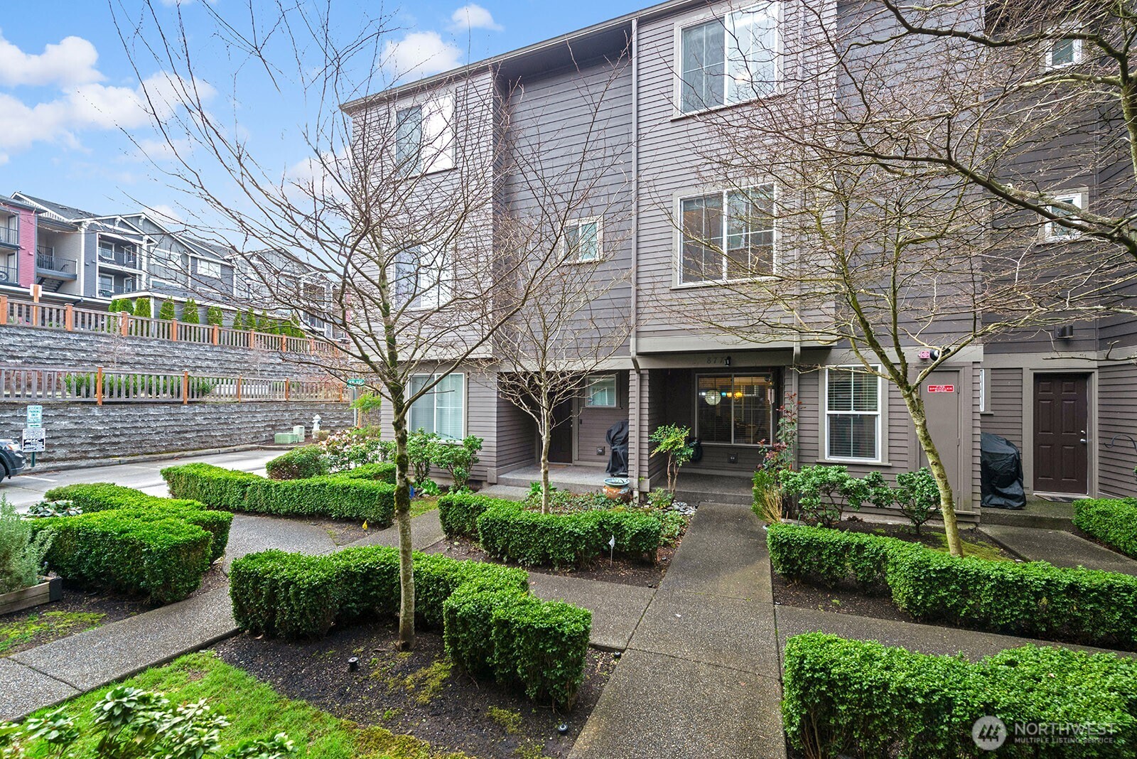 877 5th Pl NE , Issaquah, WA 98029-5400