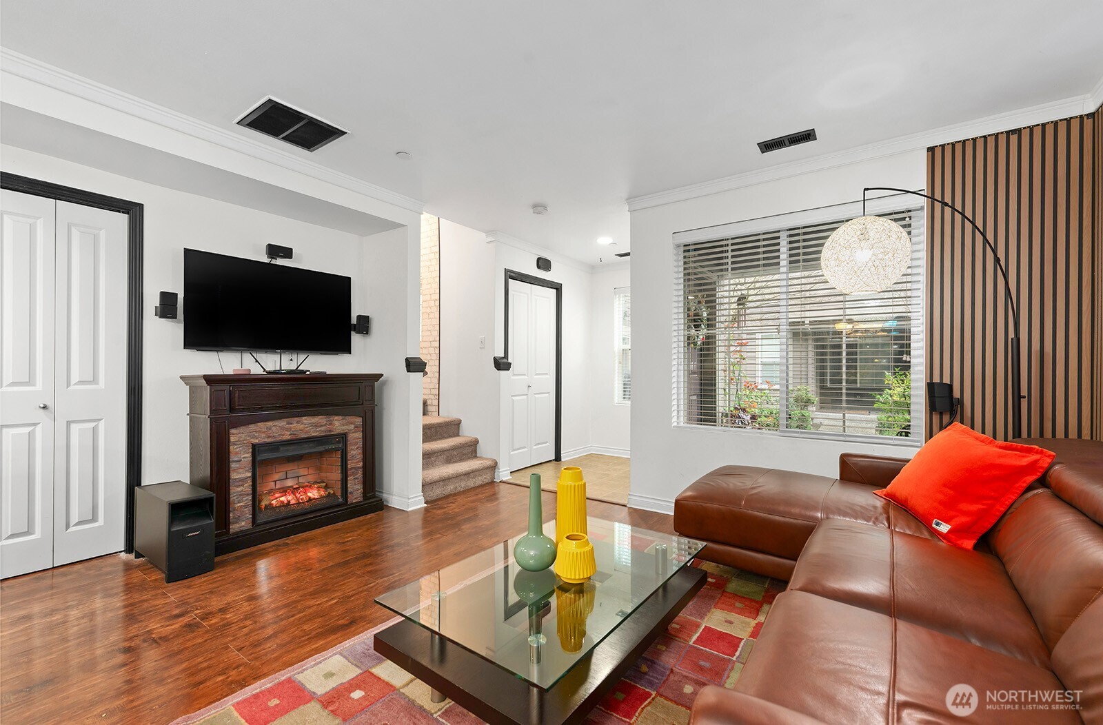 877 5th Pl NE , Issaquah, WA 98029-5400