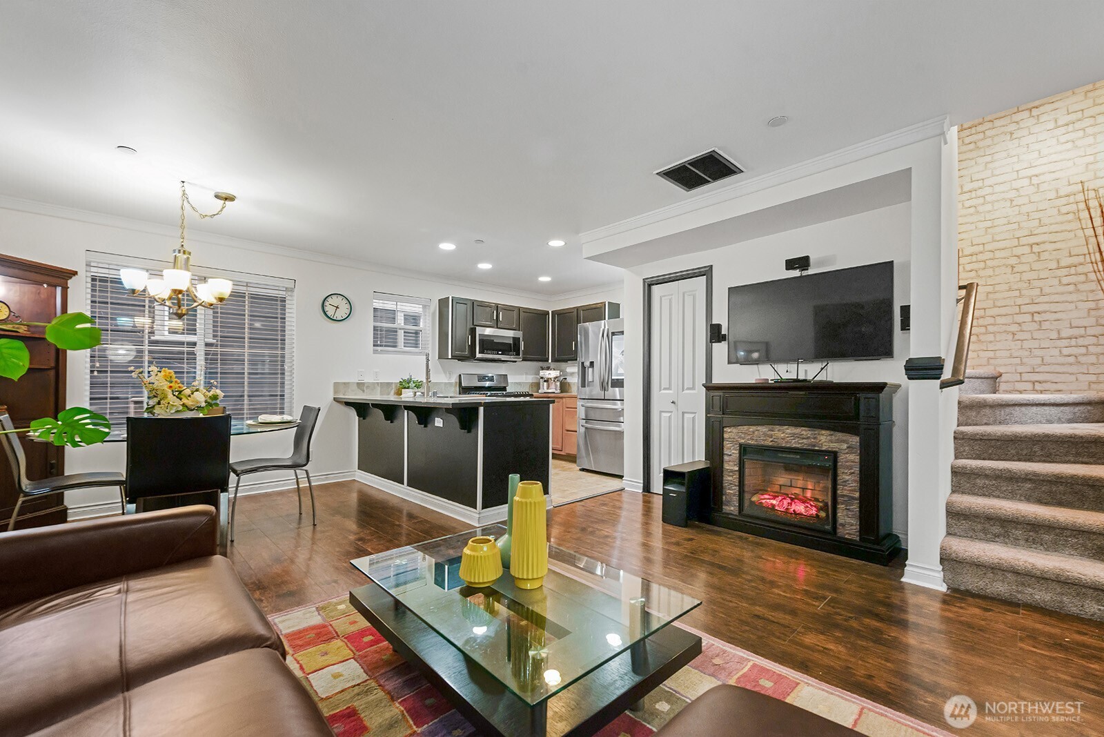 877 5th Pl NE , Issaquah, WA 98029-5400