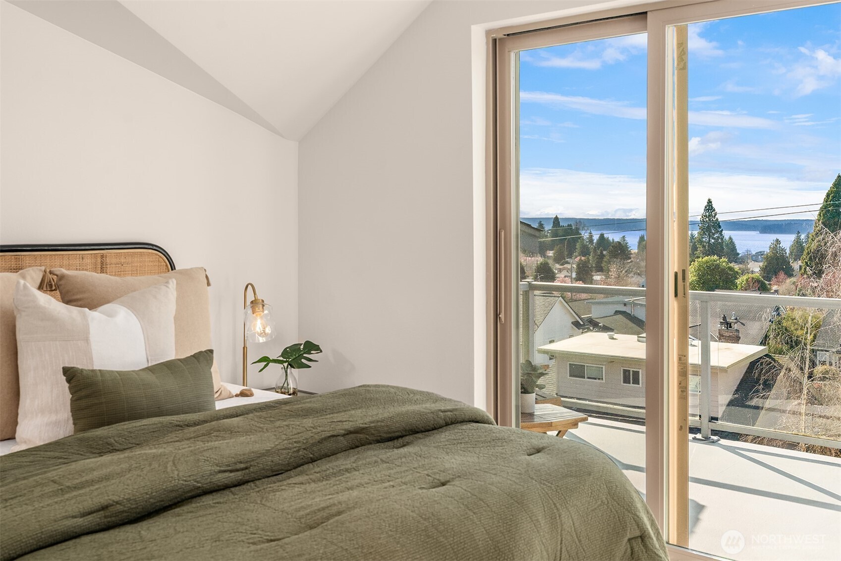 5919 California Avenue SW #B, Seattle, WA 98136