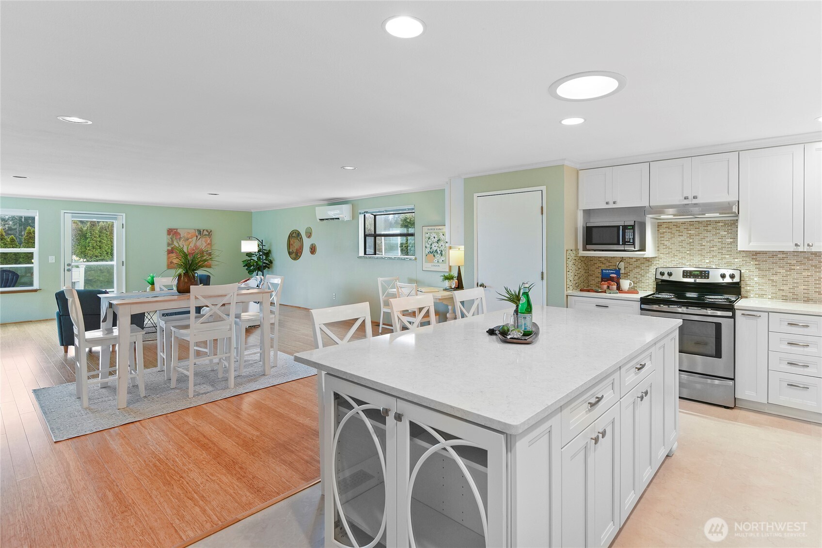 9011 Roanoke Road NE, Bremerton, WA 98311