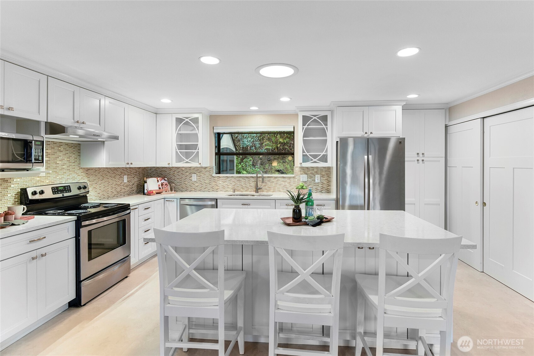 9011 Roanoke Road NE, Bremerton, WA 98311