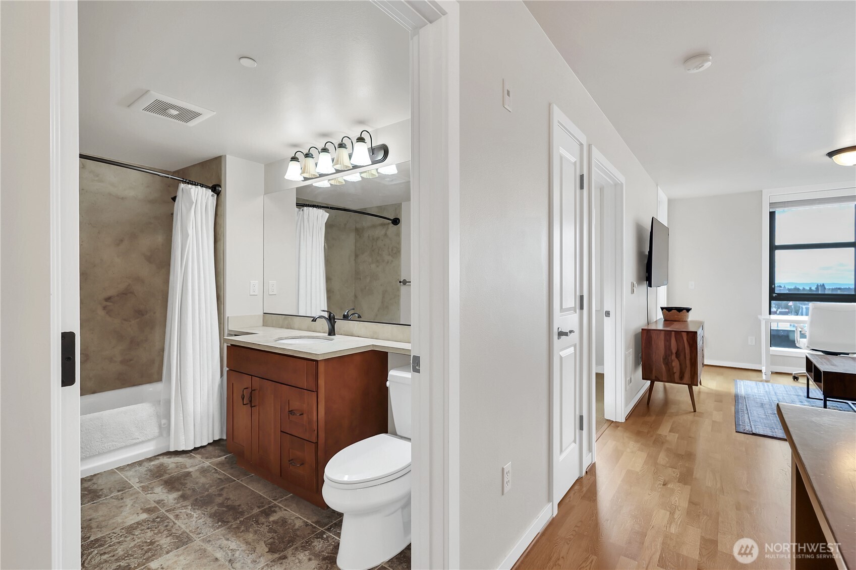 4116 California Avenue SW #304, Seattle, WA 98116