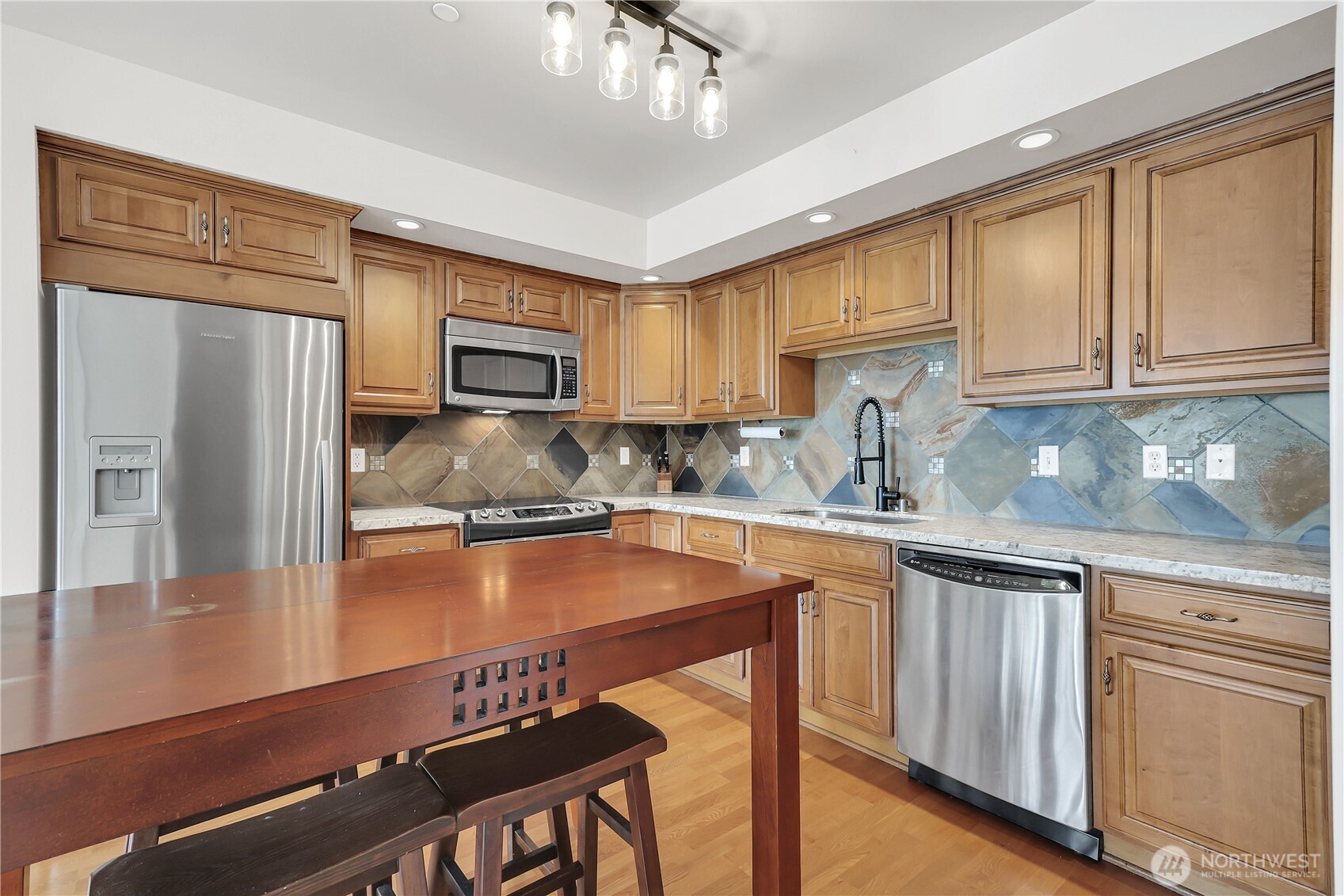 4116 California Avenue SW #304, Seattle, WA 98116