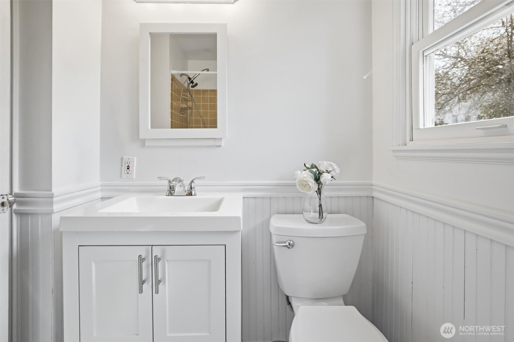 1215 W Armour Street , Seattle, WA 98119-2032