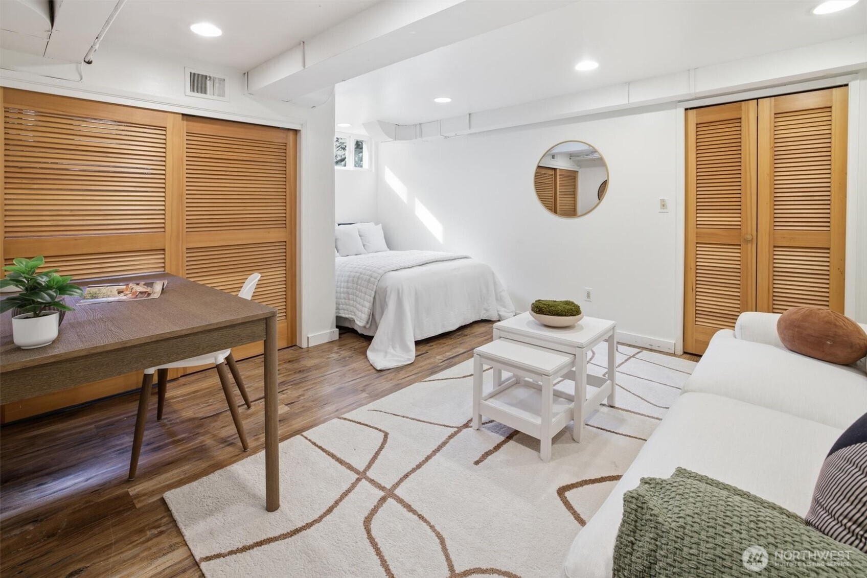 1215 W Armour Street , Seattle, WA 98119-2032