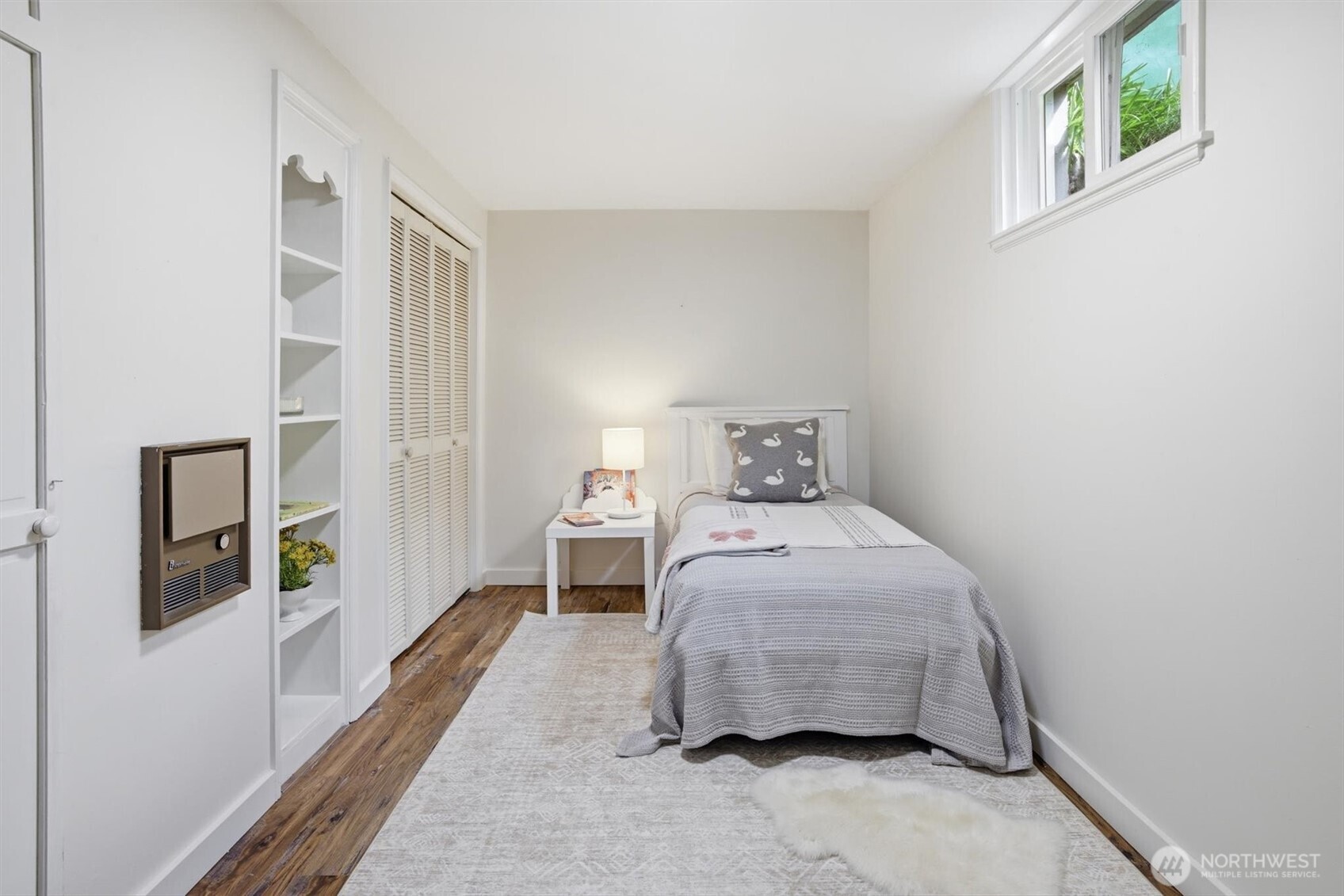 1215 W Armour Street , Seattle, WA 98119-2032