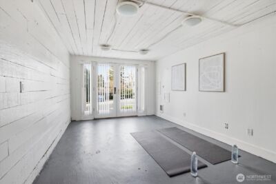 1215 W Armour Street , Seattle, WA 98119-2032 - Photo 21