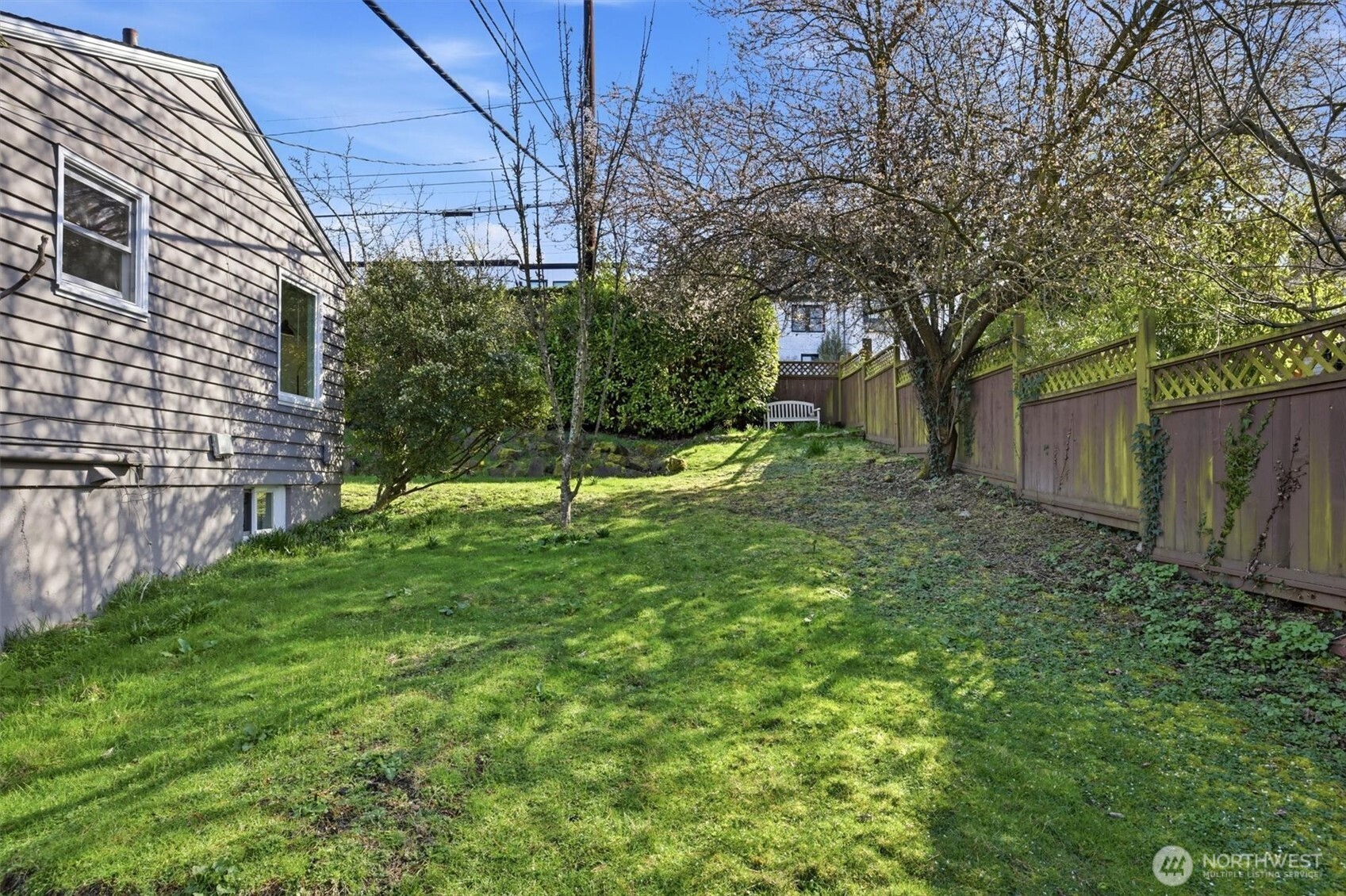 1215 W Armour Street , Seattle, WA 98119-2032