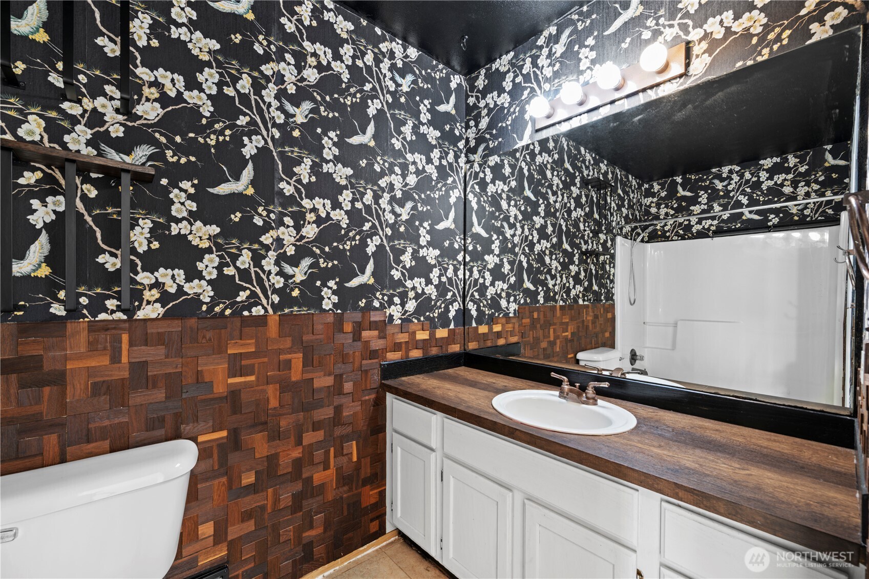 1225 Hemlock Place , Mount Vernon, WA 98273