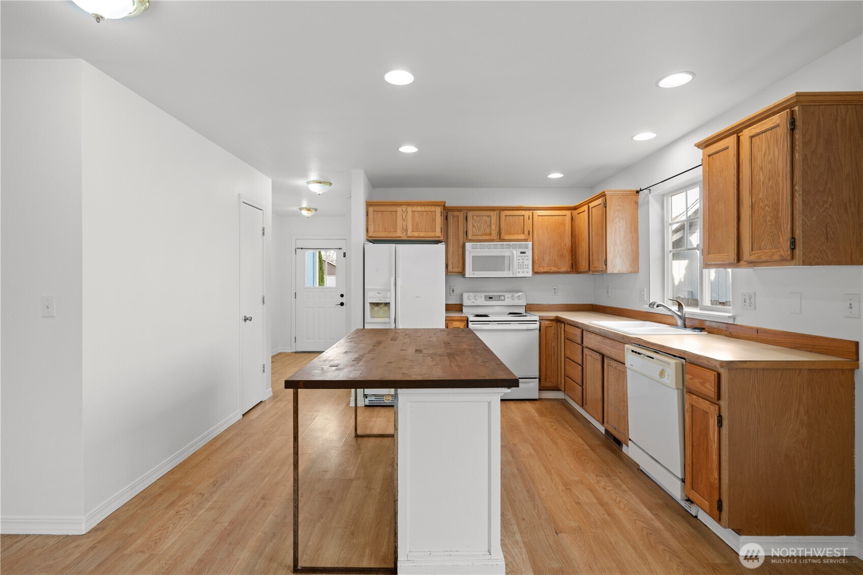 1225 Hemlock Place , Mount Vernon, WA 98273