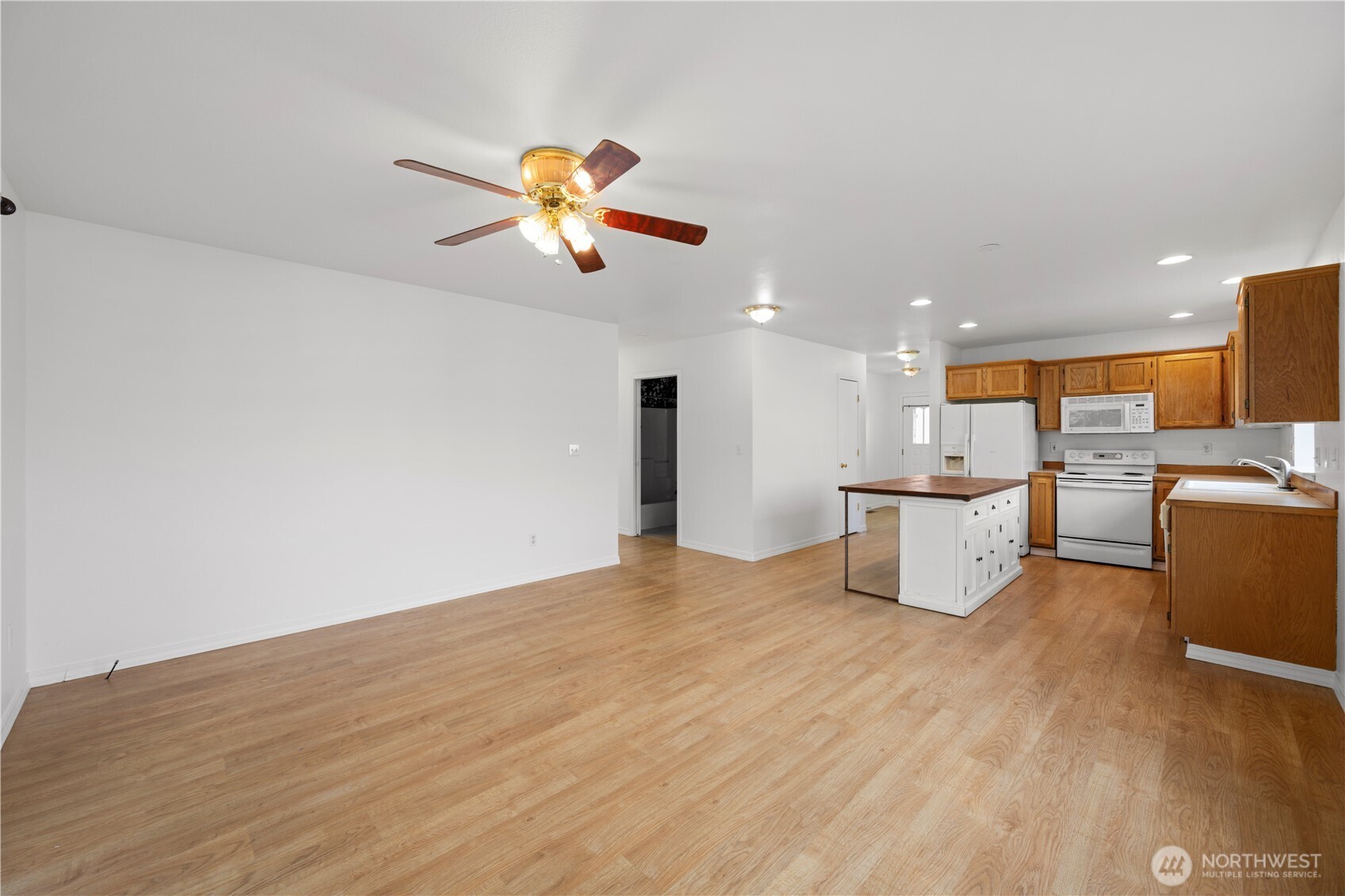 1225 Hemlock Place , Mount Vernon, WA 98273