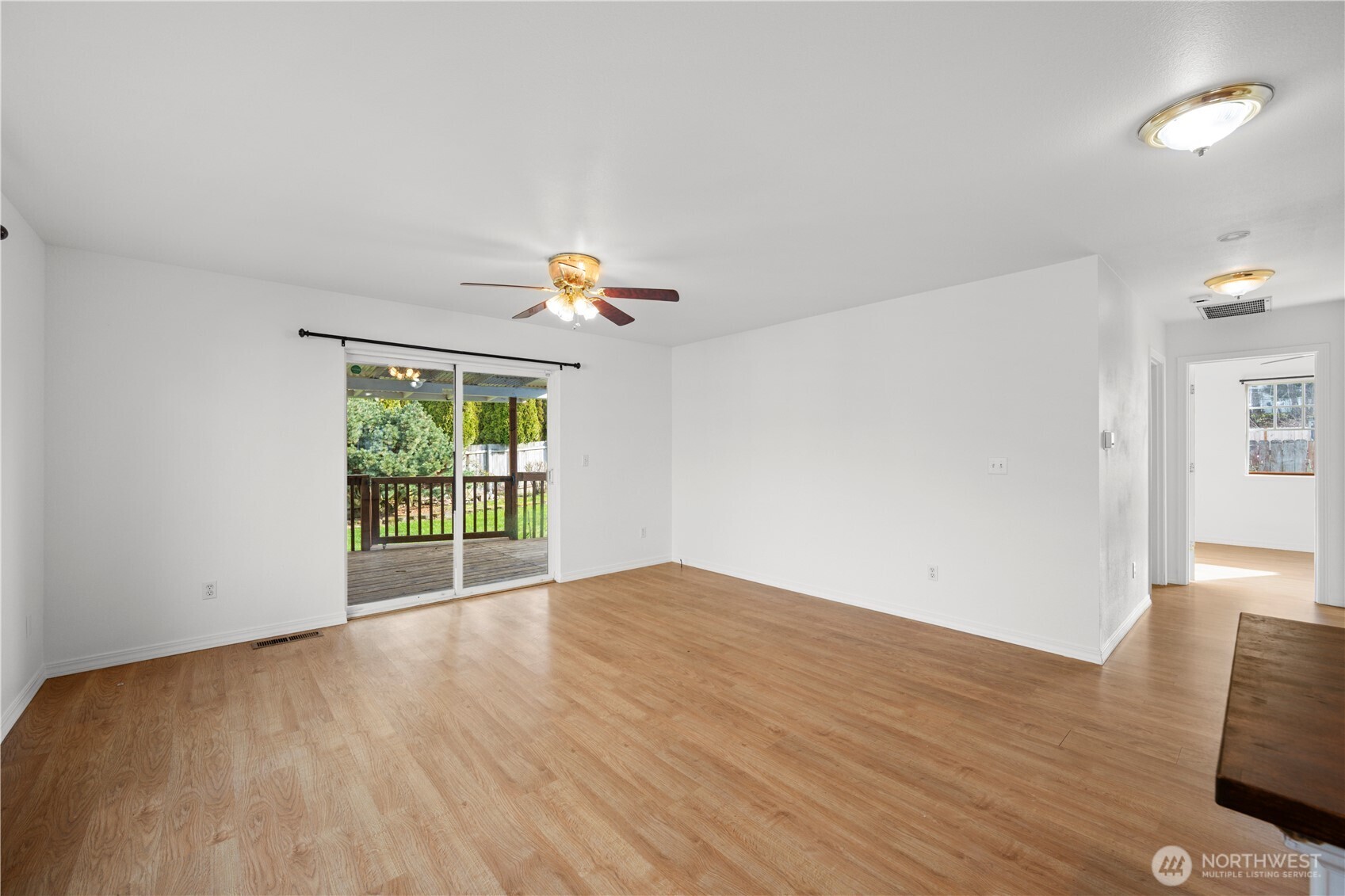 1225 Hemlock Place , Mount Vernon, WA 98273