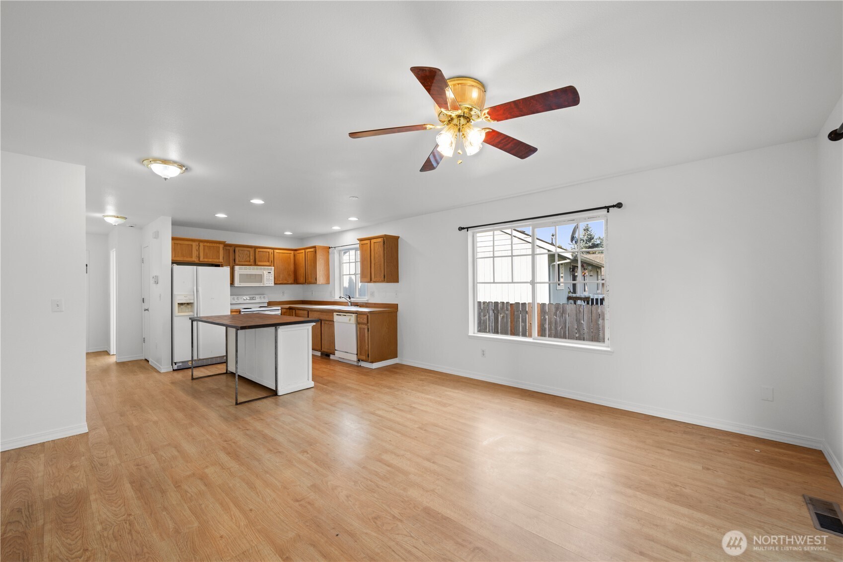 1225 Hemlock Place , Mount Vernon, WA 98273