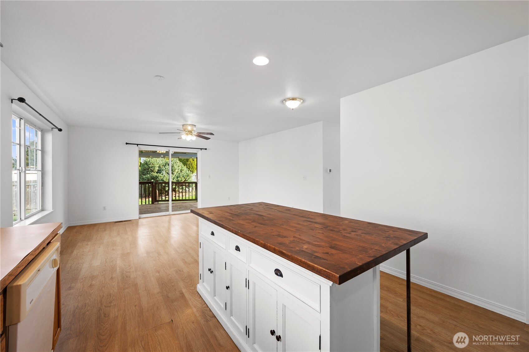 1225 Hemlock Place , Mount Vernon, WA 98273