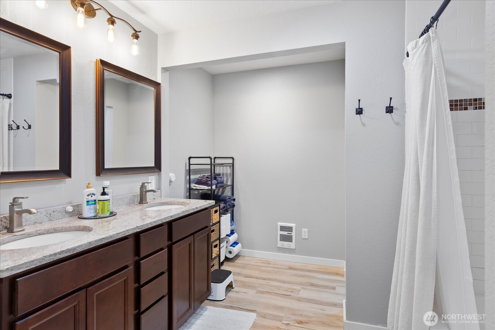 20327 Revilo Drive , Burlington, WA 98233