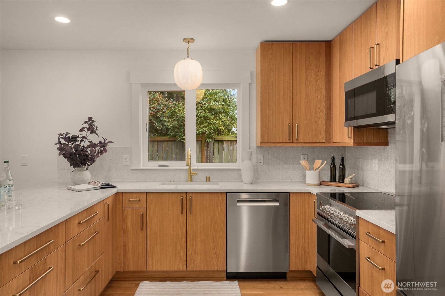 2846 35th Avenue W, Seattle, WA 98199