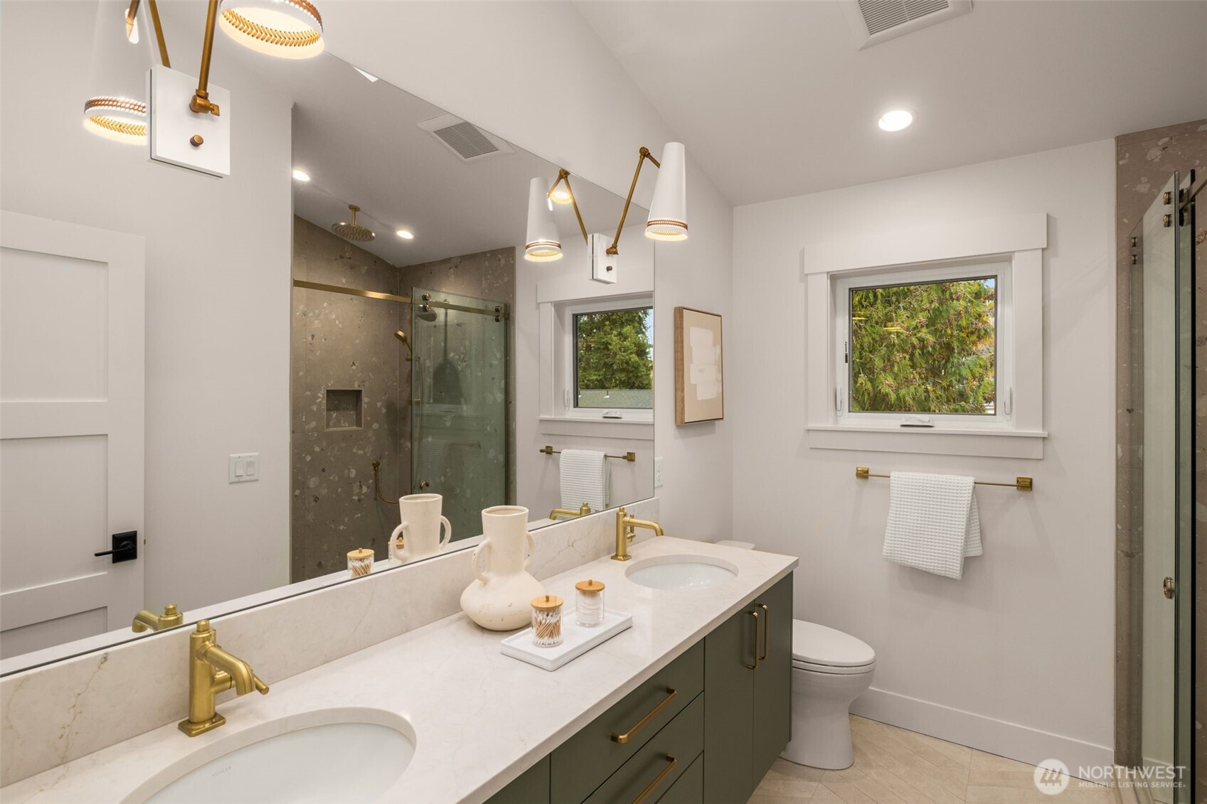 2846 35th Avenue W, Seattle, WA 98199